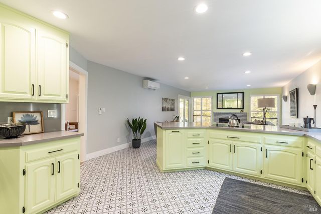 15 Lemon Ct, Napa, CA 94558