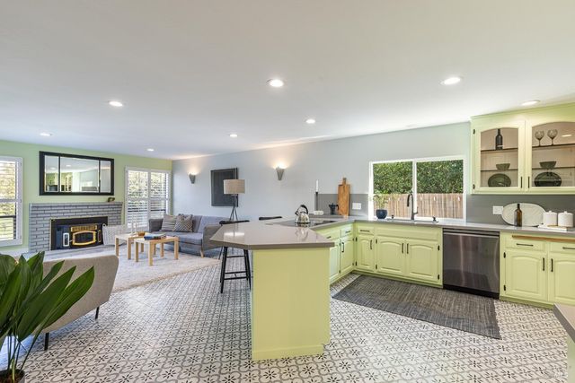 15 Lemon Ct, Napa, CA 94558