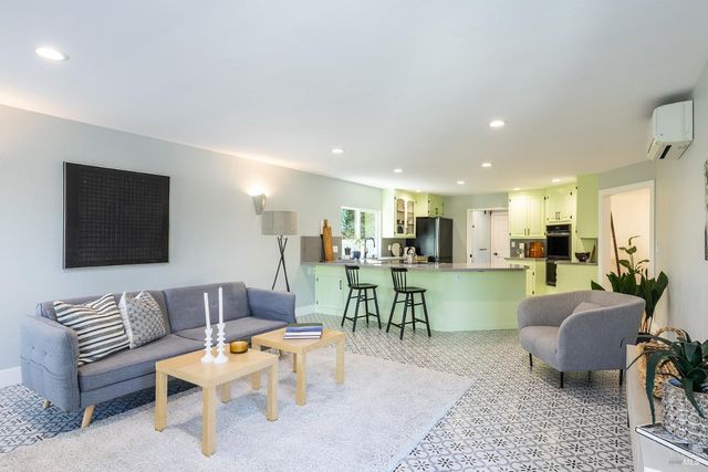 15 Lemon Ct, Napa, CA 94558