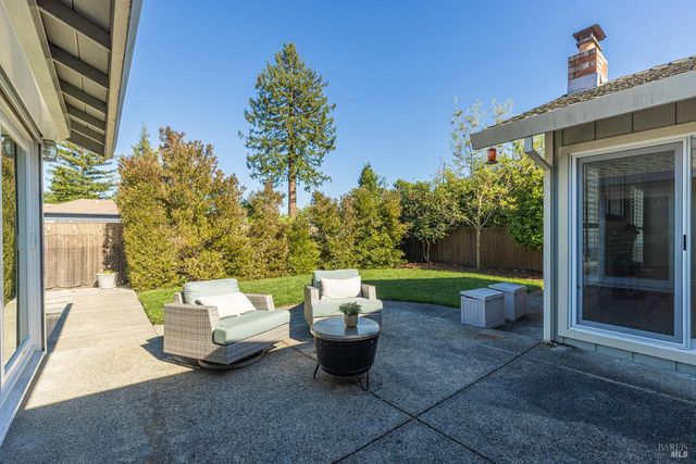 15 Lemon Ct, Napa, CA 94558