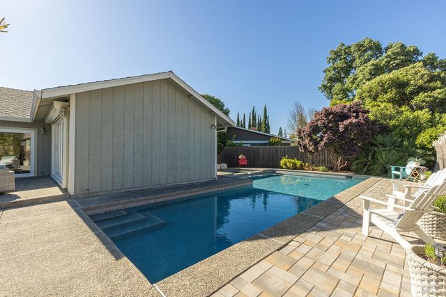 15 Lemon Ct, Napa, CA 94558