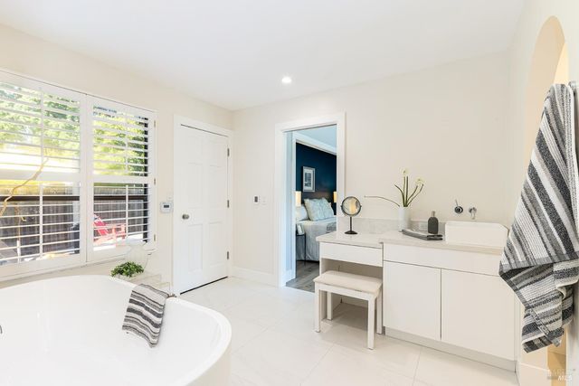 15 Lemon Ct, Napa, CA 94558