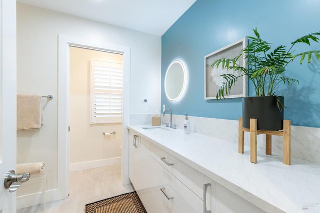 15 Lemon Ct, Napa, CA 94558