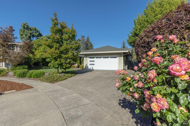 15 Lemon Ct, Napa, CA 94558