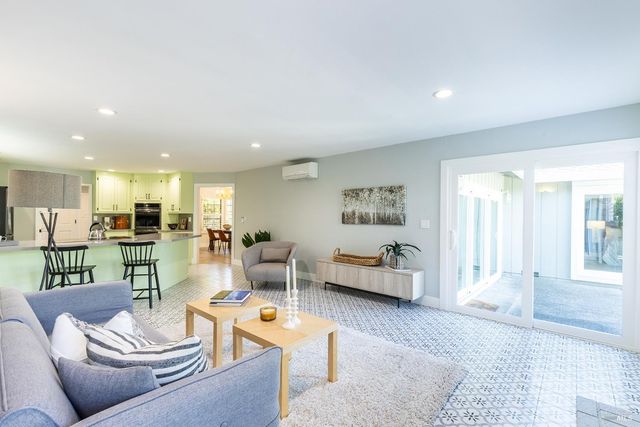 15 Lemon Ct, Napa, CA 94558