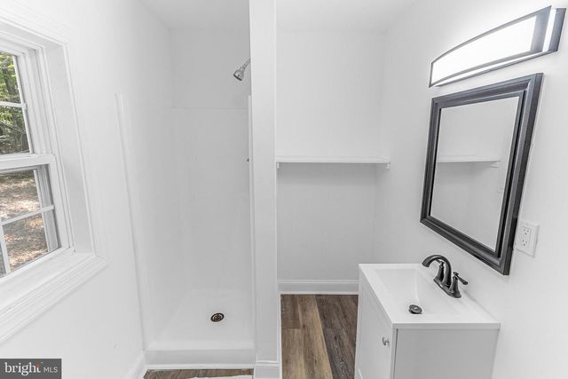 33 MAPLE LN, Berkeley Springs, WV 25411