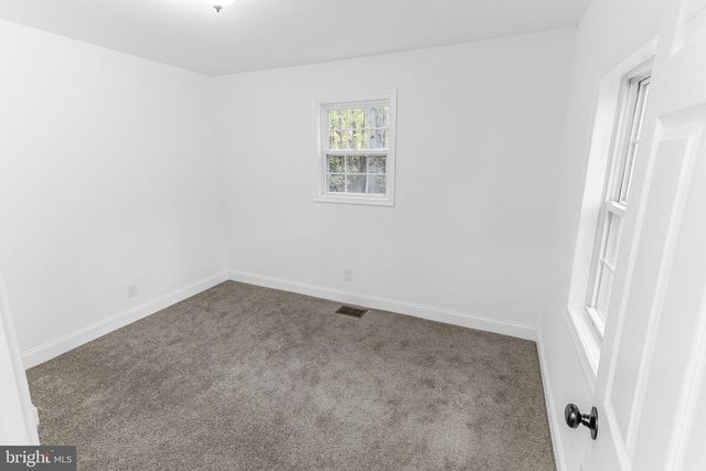 33 MAPLE LN, Berkeley Springs, WV 25411