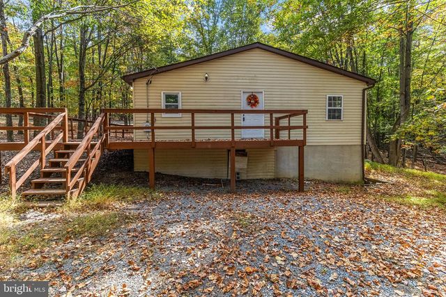 33 MAPLE LN, Berkeley Springs, WV 25411