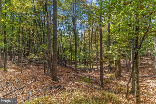 33 MAPLE LN, Berkeley Springs, WV 25411