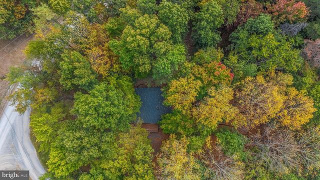 33 MAPLE LN, Berkeley Springs, WV 25411