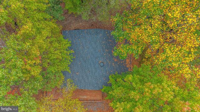 33 MAPLE LN, Berkeley Springs, WV 25411