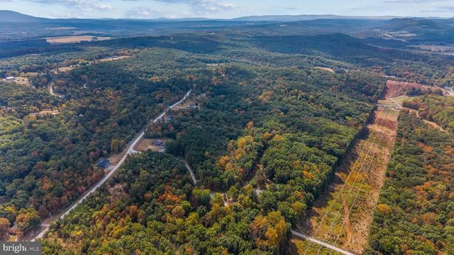 33 MAPLE LN, Berkeley Springs, WV 25411