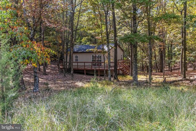 33 MAPLE LN, Berkeley Springs, WV 25411