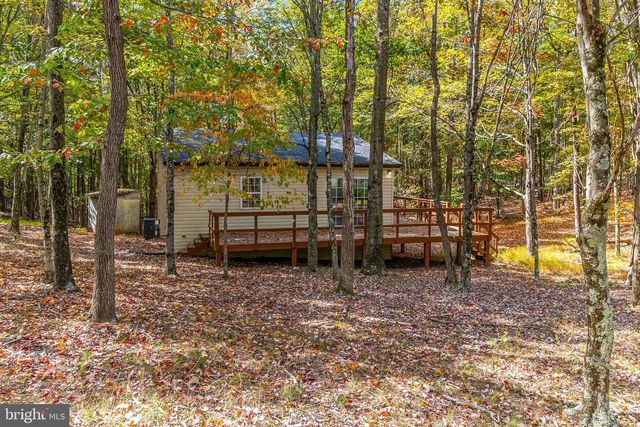 33 MAPLE LN, Berkeley Springs, WV 25411