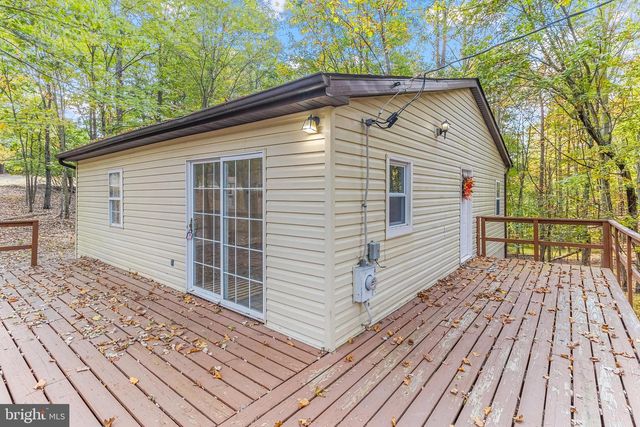 33 MAPLE LN, Berkeley Springs, WV 25411