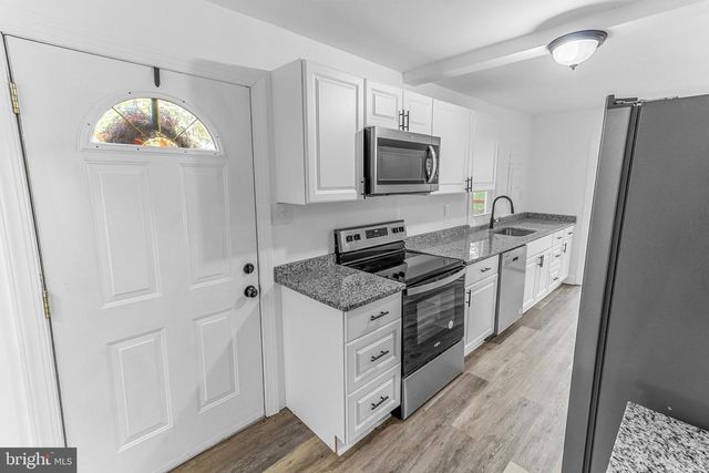 33 MAPLE LN, Berkeley Springs, WV 25411