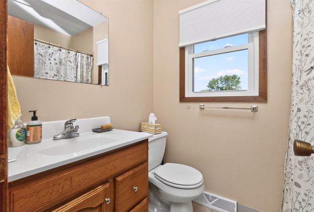 410-412 SE Magazine Road, Ankeny, IA 50021
