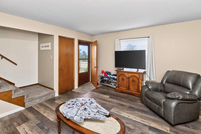 410-412 SE Magazine Road, Ankeny, IA 50021