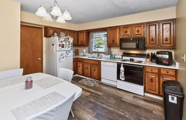 410-412 SE Magazine Road, Ankeny, IA 50021