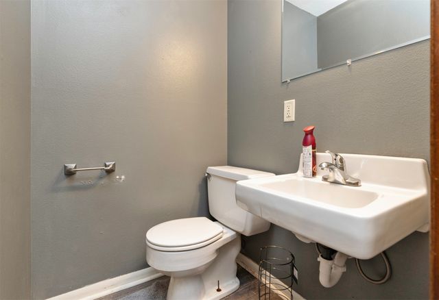410-412 SE Magazine Road, Ankeny, IA 50021