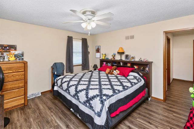 410-412 SE Magazine Road, Ankeny, IA 50021