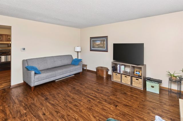 410-412 SE Magazine Road, Ankeny, IA 50021