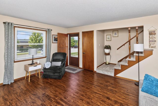 410-412 SE Magazine Road, Ankeny, IA 50021