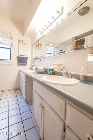 3633 Alderwood Manor Drive, Horizon City, TX 79928