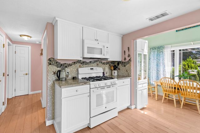 6 North Road, Mattapoisett, MA 02739