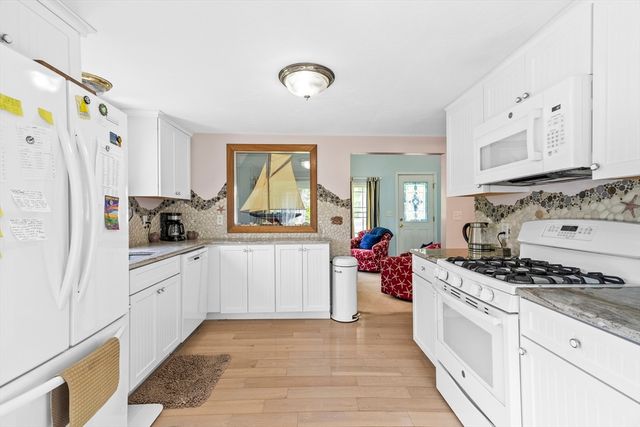 6 North Road, Mattapoisett, MA 02739