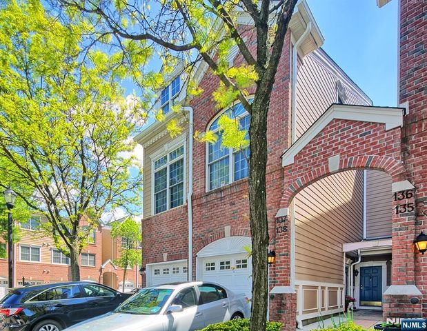 137 Abbie Court, Guttenberg, NJ 07093