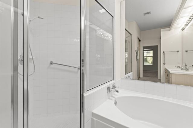 199 E Tall Oaks Circle, Palm Beach Gardens, FL 33410