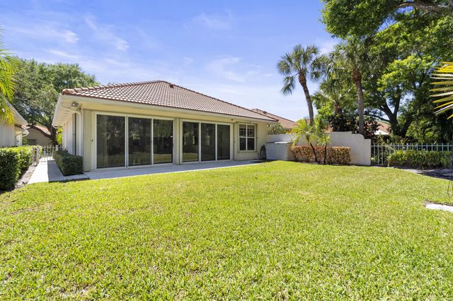 199 E Tall Oaks Circle, Palm Beach Gardens, FL 33410