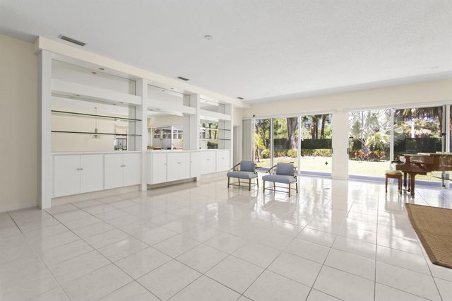 199 E Tall Oaks Circle, Palm Beach Gardens, FL 33410