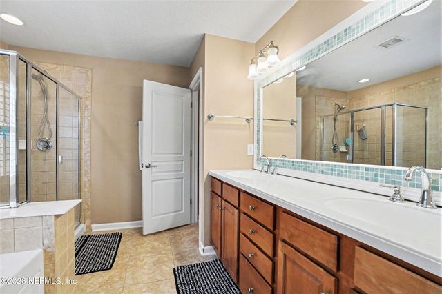 4256 STUDIO PARK Avenue, Jacksonville, FL 32216