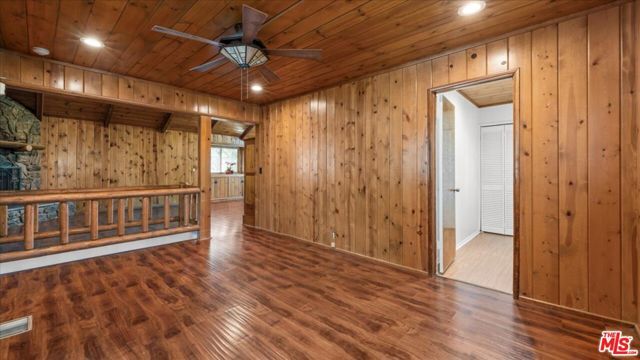 886 Sandalwood Drive, Lake Arrowhead, CA 92352