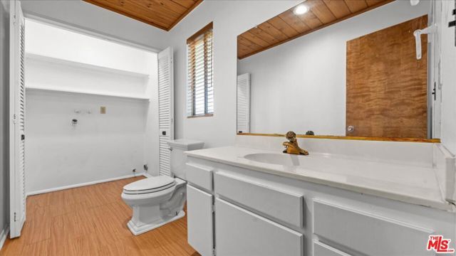 886 Sandalwood Drive, Lake Arrowhead, CA 92352