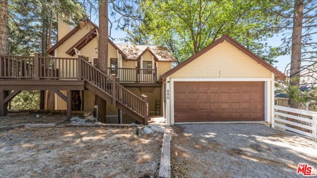 886 Sandalwood Drive, Lake Arrowhead, CA 92352