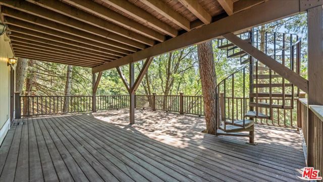 886 Sandalwood Drive, Lake Arrowhead, CA 92352