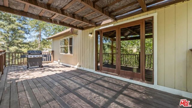 886 Sandalwood Drive, Lake Arrowhead, CA 92352