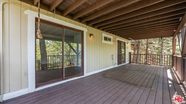 886 Sandalwood Drive, Lake Arrowhead, CA 92352