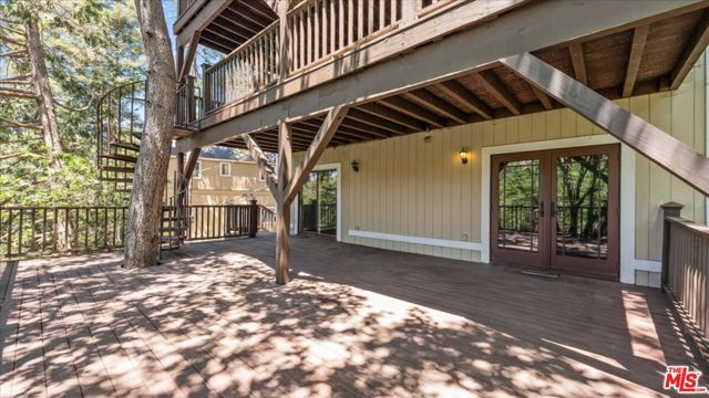886 Sandalwood Drive, Lake Arrowhead, CA 92352