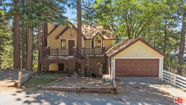 886 Sandalwood Drive, Lake Arrowhead, CA 92352