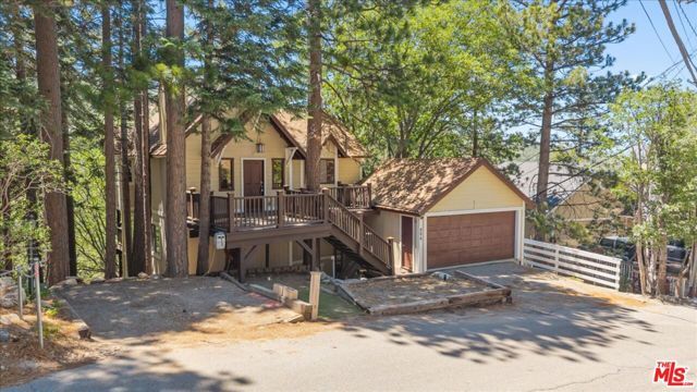 886 Sandalwood Drive, Lake Arrowhead, CA 92352