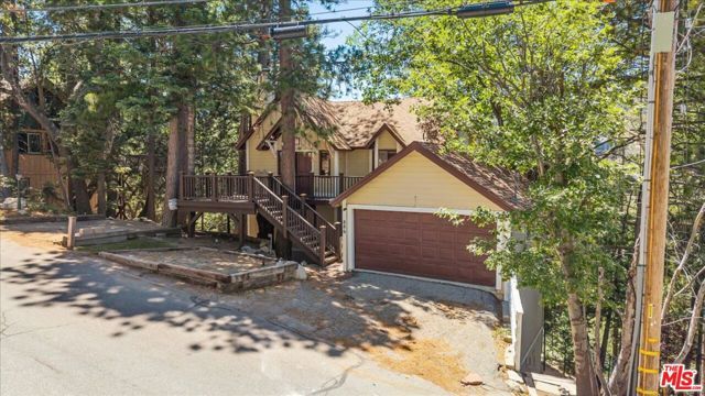 886 Sandalwood Drive, Lake Arrowhead, CA 92352