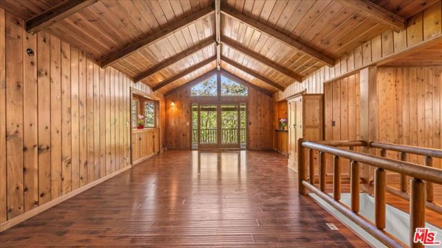 886 Sandalwood Drive, Lake Arrowhead, CA 92352