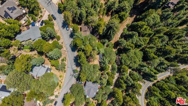 886 Sandalwood Drive, Lake Arrowhead, CA 92352