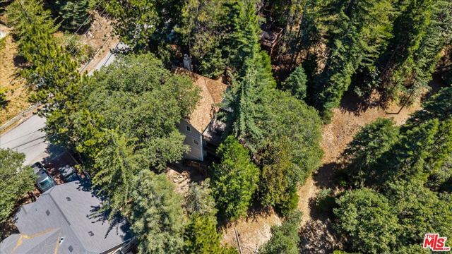 886 Sandalwood Drive, Lake Arrowhead, CA 92352