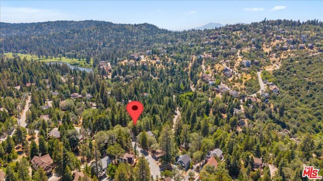 886 Sandalwood Drive, Lake Arrowhead, CA 92352