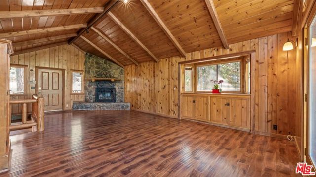 886 Sandalwood Drive, Lake Arrowhead, CA 92352
